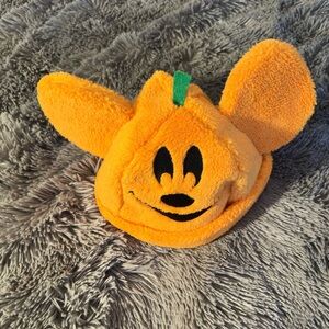 Cakeworthy X Sherpa Mickey Pumpkin Beanie